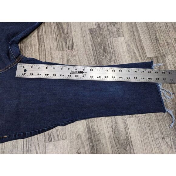 (3/$35) Old Navy Size 4 Short The Sweetheart Fringe Hem Denim Blue Jeans Capris - Picture 9 of 11